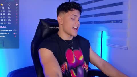 Snapshot of chris_argent chatting on 10.08.25 Chris Argent online show from 10.08.25