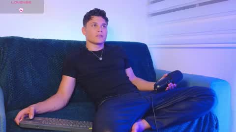 Snapshot of chris_argent chatting on 10.25.25 Chris Argent online show from 10.25.25