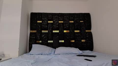 Snapshot of chris_blake__ chatting on 10.29.25 Chris B online show from 10.29.25