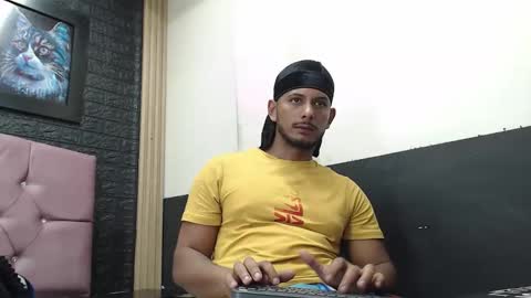 Snapshot of chris_dick2 chatting on 10.18.25 chris_dick2 online show from 10.18.25