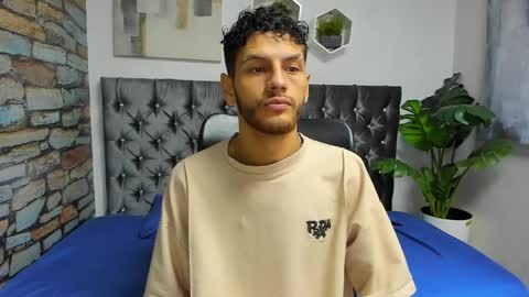 chris_grey2 online show from 06.07.26