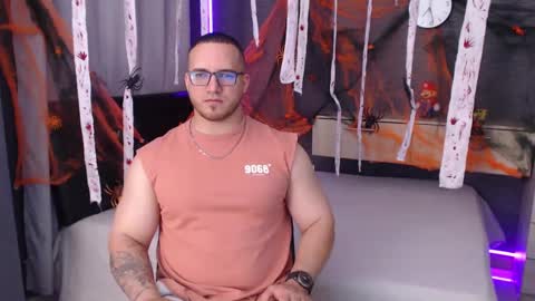 Snapshot of chris_huntter chatting on 10.08.25 chris_huntter online show from 10.08.25