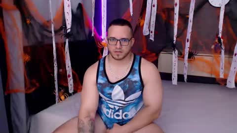 Snapshot of chris_huntter chatting on 10.11.25 chris_huntter online show from 10.11.25