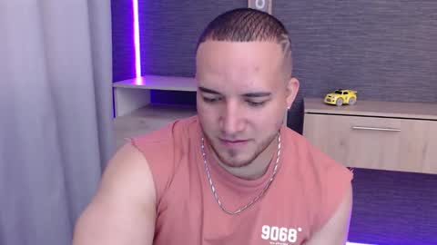 Snapshot of chris_huntter chatting on 10.28.25 chris_huntter online show from 10.28.25