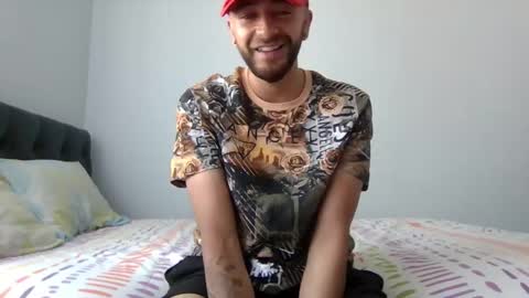 Snapshot of chris_sex80 chatting on 01.14.25 chris_sex80 online show from 01.14.25