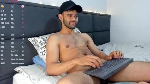 Im Chirs IM MODEL INDEPENDT online show from 01.08.25