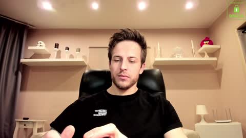 Snapshot of chriscarrey chatting on 12.18.24 Chris online show from 12.18.24