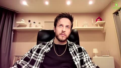 Snapshot of chriscarrey chatting on 01.22.25 Chris online show from 01.22.25