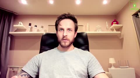 Snapshot of chriscarrey chatting on 01.28.25 Chris online show from 01.28.25