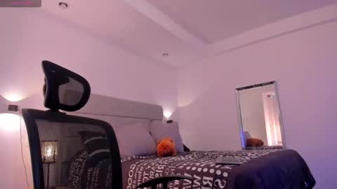 Snapshot of chrismorgan24 chatting on 10.31.25 chrismorgan24 online show from 10.31.25