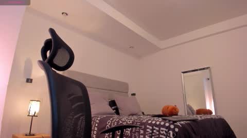 chrismorgan24 online show from 11.25.25