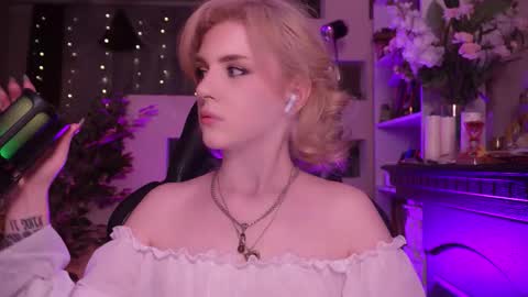 chriss_foxx online show from 03.18.26