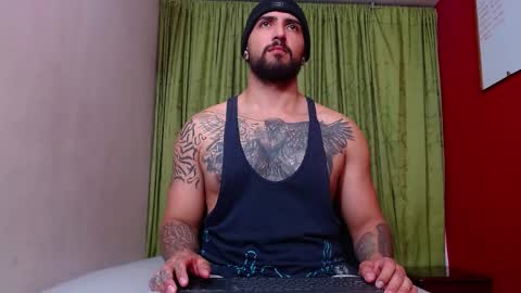 Snapshot of chriss_james chatting on 02.08.25 chriss_james online show from 02.08.25