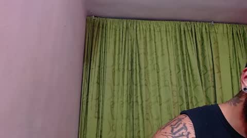 Snapshot of chriss_james chatting on 02.21.25 chriss_james online show from 02.21.25