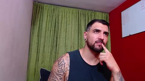 Snapshot of chriss_james chatting on 03.04.25 chriss_james online show from 03.04.25