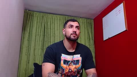 Snapshot of chriss_james chatting on 03.08.25 chriss_james online show from 03.08.25