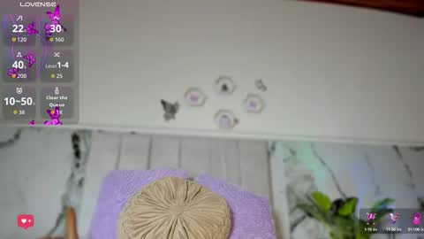 Snapshot of christal_cutee chatting on 09.29.25 Christal online show from 09.29.25