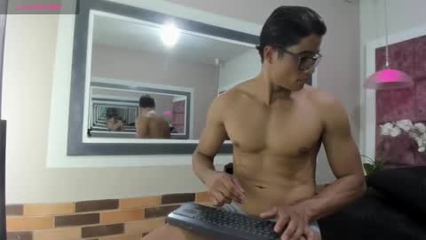 Snapshot of christian_musclet4 chatting on 03.06.25 ---Chistian--- online show from 03.06.25