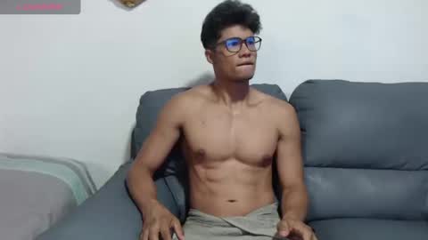 Snapshot of christian_musclet4 chatting on 09.19.25 ---Chistian--- online show from 09.19.25