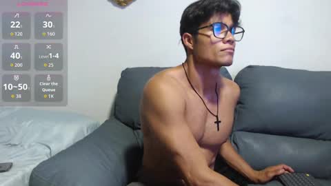 Snapshot of christian_musclet4 chatting on 10.07.25 ---Chistian--- online show from 10.07.25