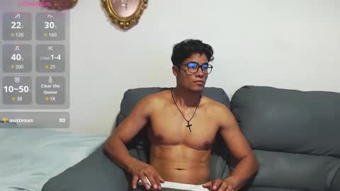 Snapshot of christian_musclet4 chatting on 10.08.25 ---Chistian--- online show from 10.08.25