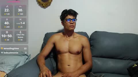 Snapshot of christian_musclet4 chatting on 10.19.25 ---Chistian--- online show from 10.19.25