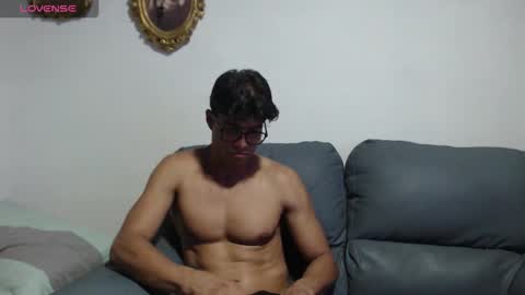 Snapshot of christian_musclet4 chatting on 10.23.25 ---Chistian--- online show from 10.23.25