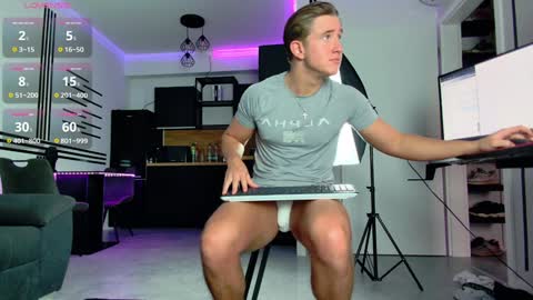 UPVOTE ME ------  ILL DO SOMETHING FOR FREE online show from 02.08.25
