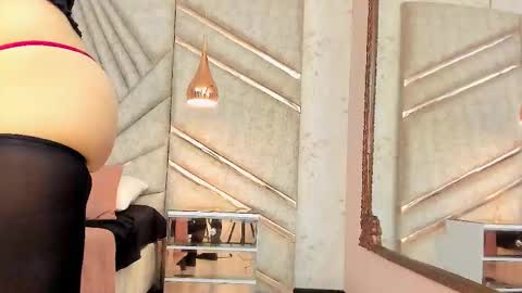 ChristieDoutzen online show from 09.19.25