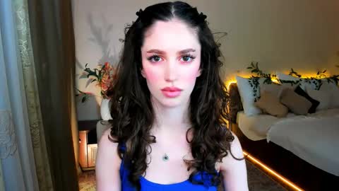 christinaconteeree online show from 09.18.25