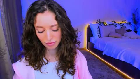 christinaconteeree online show from 09.24.25