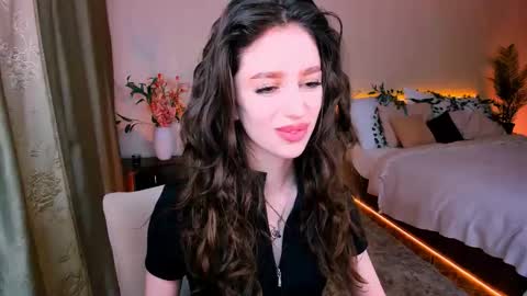 Snapshot of christinaconteeree chatting on 09.29.25 christinaconteeree online show from 09.29.25