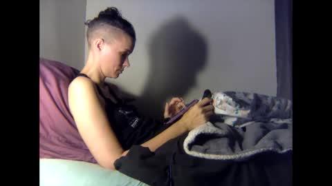 Christina Saunters online show from 10.16.25