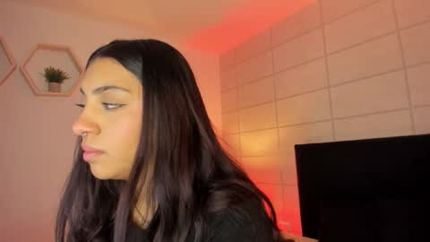 Christine  online show from 11.11.25