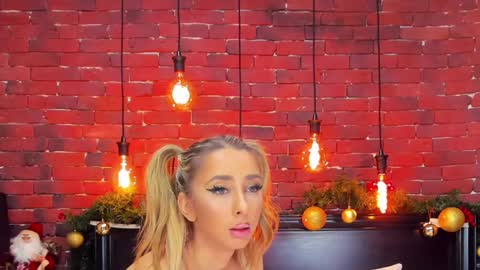 christyna_ross online show from 12.29.24