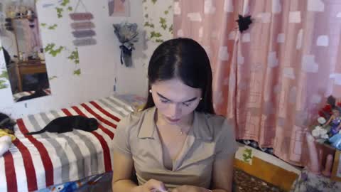Snapshot of chrysadel chatting on 02.04.25 Ur Suraya22 online show from 02.04.25