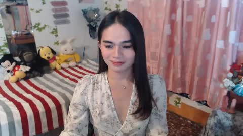 Snapshot of chrysadel chatting on 02.05.25 Ur Suraya22 online show from 02.05.25