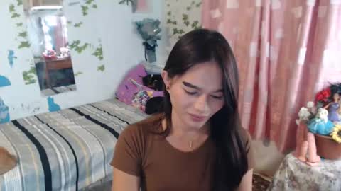 Snapshot of chrysadel chatting on 02.20.25 Ur Suraya22 online show from 02.20.25