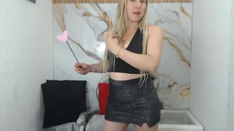 chrystal hotty online show from 09.09.25