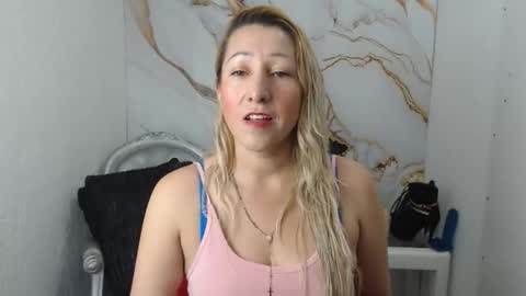 chrystal hotty online show from 09.18.25
