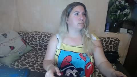 Snapshot of chrystalbella chatting on 05.15.26 Diana online show from 05.15.26