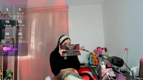 Snapshot of chubby_vaniie_ chatting on 10.13.25 Vanesa online show from 10.13.25