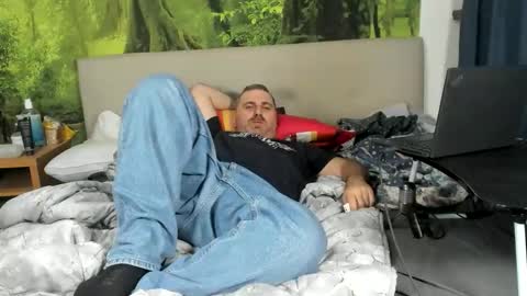 Snapshot of chubbydaddybear82 chatting on 11.09.25 chubbydaddybear82 online show from 11.09.25