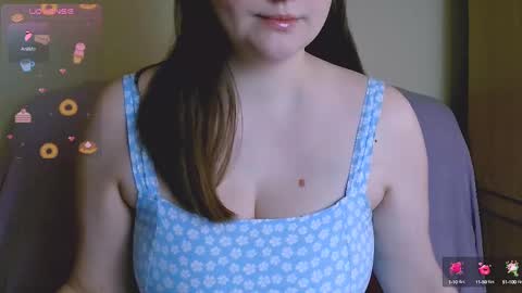 Snapshot of chubbymaia chatting on 02.28.25 Maia online show from 02.28.25