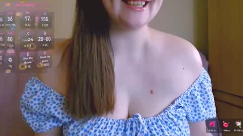 Snapshot of chubbymaia chatting on 03.12.25 Maia online show from 03.12.25