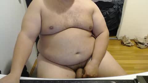 Snapshot of chubbyvix chatting on 12.17.25 AstorYvr online show from 12.17.25