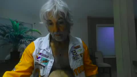 chuck354139 online show from 01.05.25