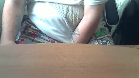 Snapshot of chunkisgreat chatting on 10.04.25 chunkisgreat online show from 10.04.25