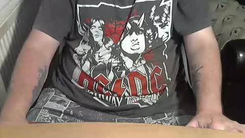 Snapshot of chunkisgreat chatting on 11.05.25 chunkisgreat online show from 11.05.25