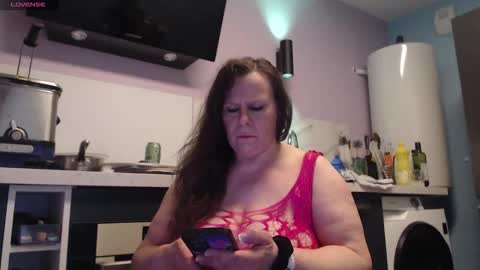 Snapshot of chwerry_b0 chatting on 10.05.25 Jessica online show from 10.05.25